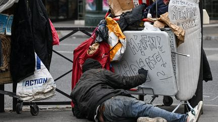 Le taux de pauvreté à 14,4% en France en 2022, un niveau quasi stable mais toujours élevé, selon l'Insee