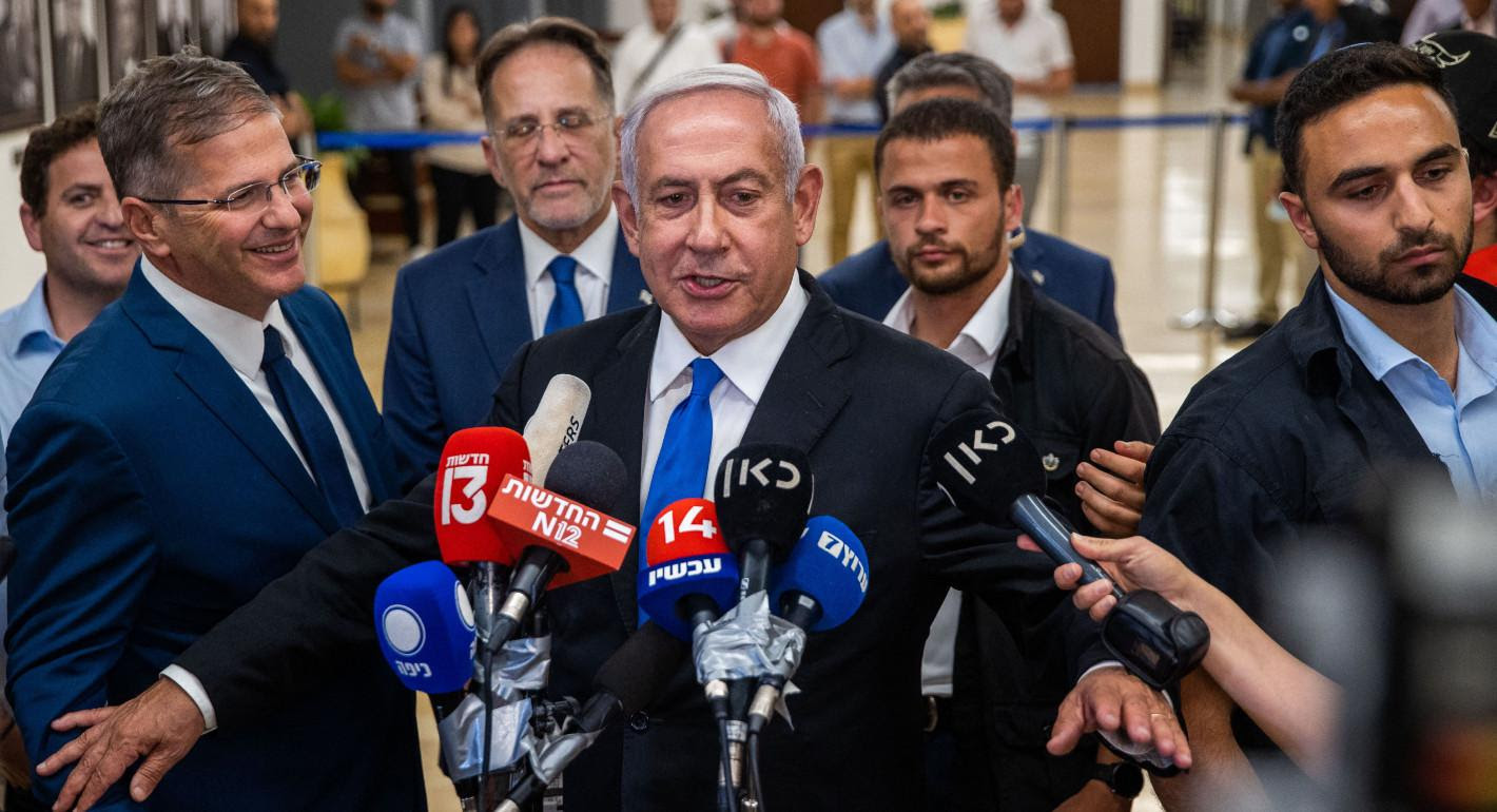 Netanyahu frente a los micrófonos