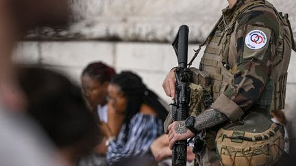 Un militaire de l'opération Sentinelle blessé d'un coup de couteau gare de l'Est à Paris, un suspect interpellé