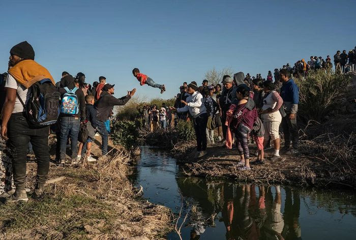 Sông Rio Grande, Mexico. Ảnh: Hannah Reyes Morales/New York Times/Redux/eyevine