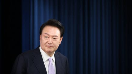 Le président de Corée du Sud, Yoon Suk-yeol, appelé à la démission après la brève instauration de la loi martiale dans le pays