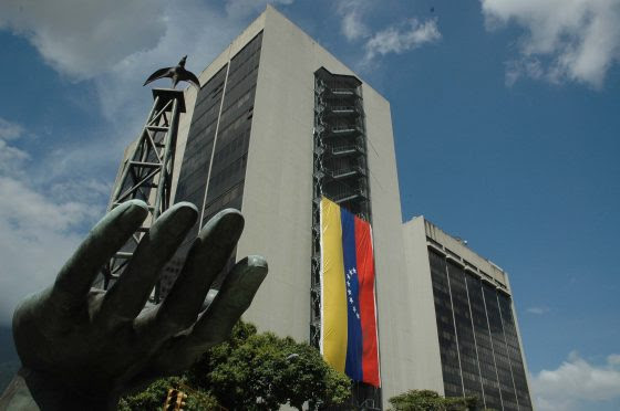 Venezuela reporta que en mayo produjo 32.000 barriles de petróleo diarios más que en abril