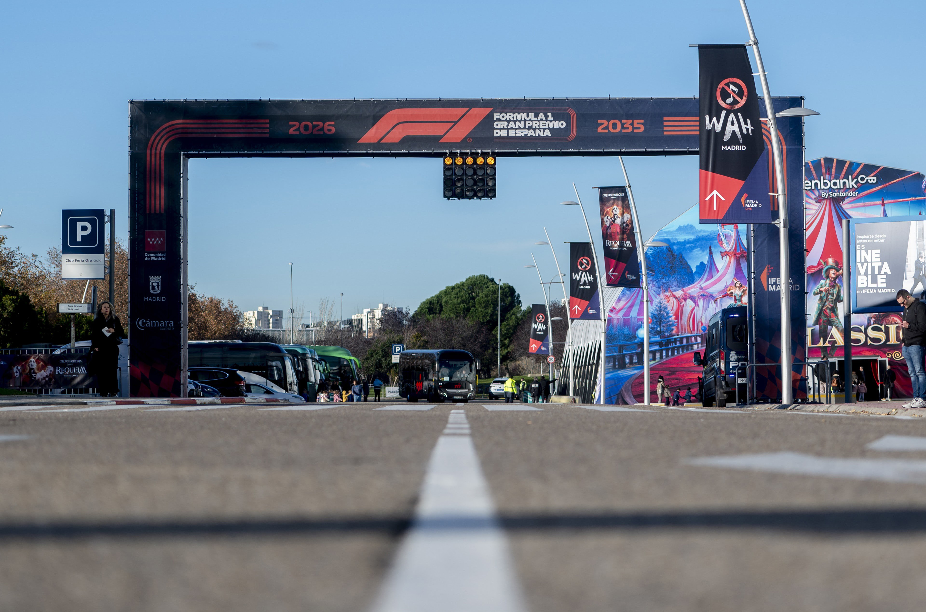 ACS, Ferrovial, Sacyr, FCC, OHLA y Acciona pujan por el circuito de Fórmula 1 de Madrid Archivo - Arco de salida que tendrá el Gran Premio de España de Fórmula 1, en IFEMA Madrid