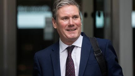 'Un avocat sérieux qui mène une campagne ennuyeuse' : qui est le travailliste Keir Starmer, le potentiel nouveau Premier ministre du Royaume-Uni ?