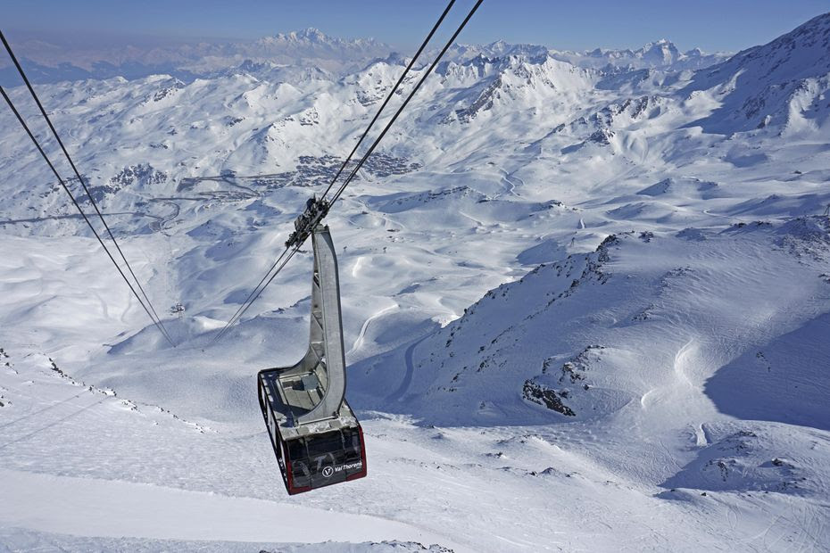 Une télécabine de la station de Val Thorens s’encastre sur une gare d'arrivée, au moins deux blessés graves