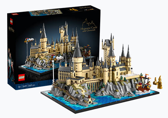 LEGO Harry Potter 76419 Hogwarts Castle with Castle Grounds Set