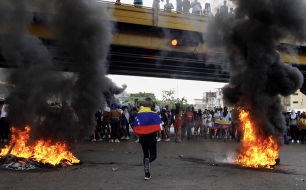 Tentativa de golpe está em curso na Venezuela com protestos violentos de grupos de direita (vídeo)