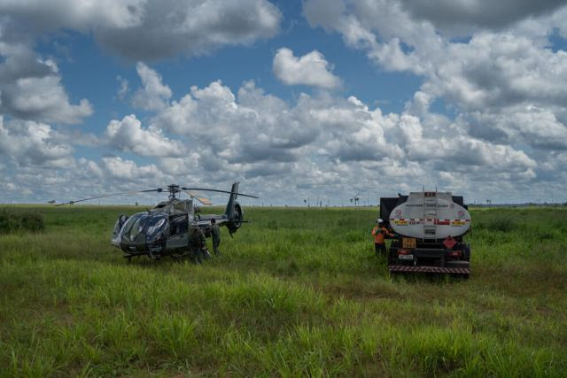 Helicóptero do IBAMA utilizado em ações de fiscalização no sul do Amazonas e entornos do município de Porto Velho