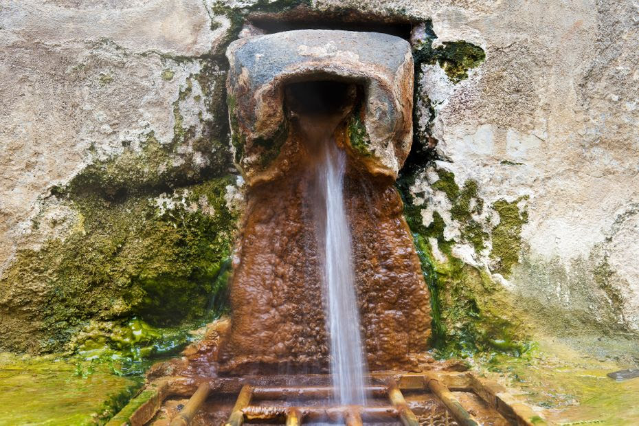 Curiosité naturelle : connaissez-vous les sources chaudes de Chaudes-Aigues dans le Cantal ?