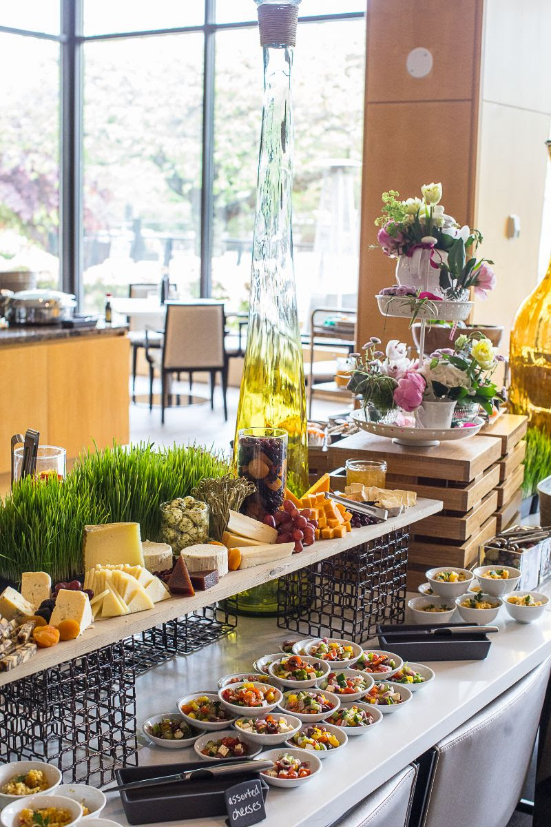 wo-man-2024-in-vancouver-muttertagsbrunch-bekommt