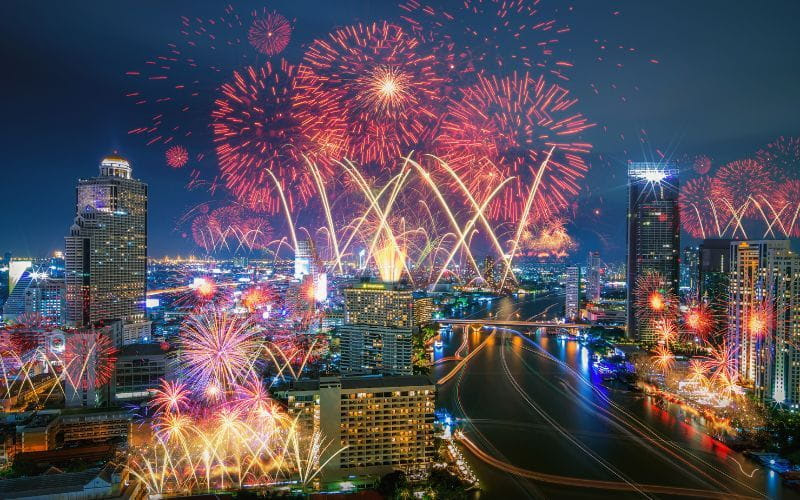 800 Top 5 Ways to Celebrate New Year in Thailand