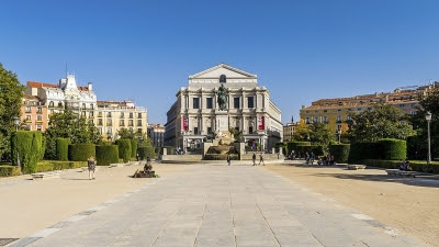 Hoy en Madrid es noticia: Retenciones por el puente de mayo, lluvias intensas y polémica en el Ayuntamiento