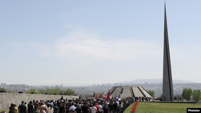 Armenia - People walk to the Tsitsernakabert memorial in Yerevan during an annual commemoration of the 1915 Armenian genocide in Ottoman Turkey, April 24, 2022.