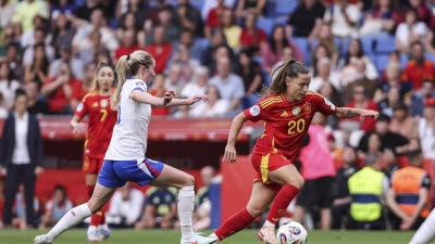  Claudia Pina explota y acaricia su cúspide antes de la Eurocopa