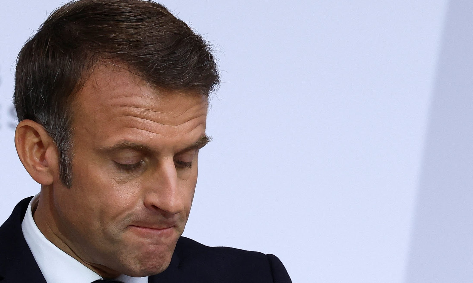 Qu'importe le nouveau Premier ministre, le roi-président Macron est dans l'impasse