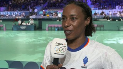 Handball (F) - Estelle Nze Minko : 'Je suis très très fière de notre équipe'