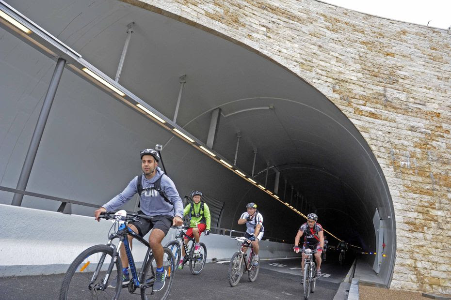 'Mais qui a pu avoir cette idée saugrenue', une piste cyclable dans un tunnel, en plein cœur de Lyon, suscite bien des questions