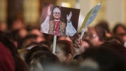 Fedeli in festa a Chiclayo per l'elezione di Papa Leone XIV