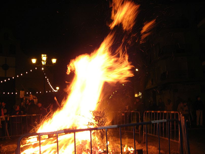 Medieval bonfires take place in villages for the San Antón Festival.