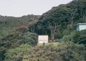 La sensación de la torre es la de estar construida ciertamente sobre los árboles.