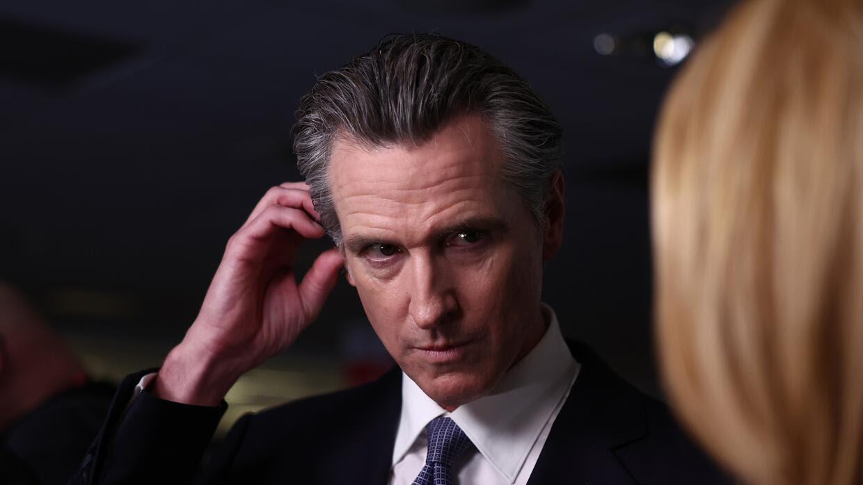 ¿Por qué el gobernador Newsom vetó la ley que daría permiso de trabajo a estudiantes indocumentados en universidades de California?