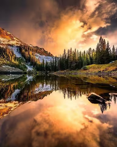 Background-Golden-Mountain-Lake