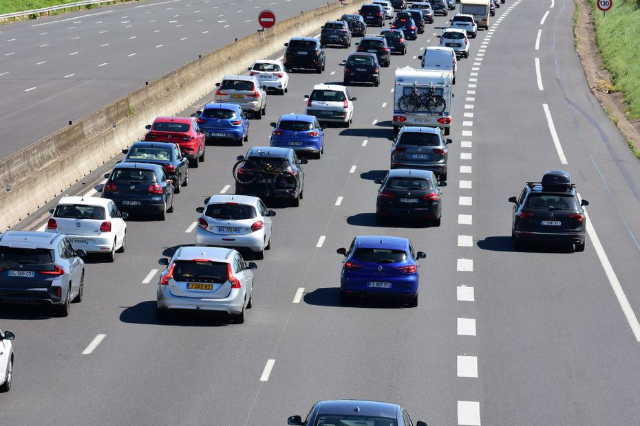 Un chassé-croisé des vacances classé 'noir' par Bison Futé : circulation 'très dense' prévue ce week-end en Auvergne-Rhône-Alpes