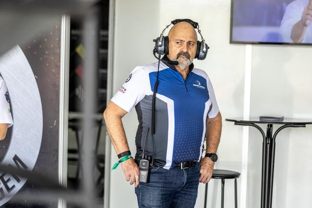Roberto Manzini (Ricardo Saibro)