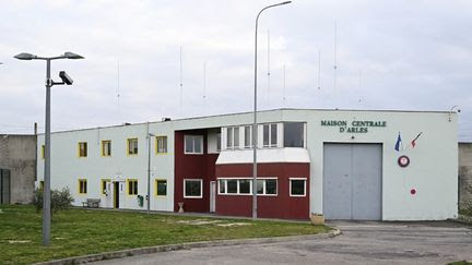 Prise d'otages à la prison d'Arles : le détenu s'est rendu, les cinq membres du personnel libérés