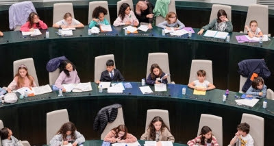 Más de 60 niños presentan sus propuestas para mejorar la ciudad en el Pleno Infantil