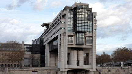 Budget 2025 : le PS, le PCF et les Écologistes attendus à Bercy la semaine prochaine