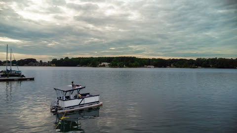Yamaha Rightwaters joined forces with Davidson College to sponsor a student-led sustainable marine project which converted a gas-powered pontoon into a fully solar-powered vessel with minimal environment impact. The project aligns with Yamaha Rightwaters’ initiative to support academic marine research.