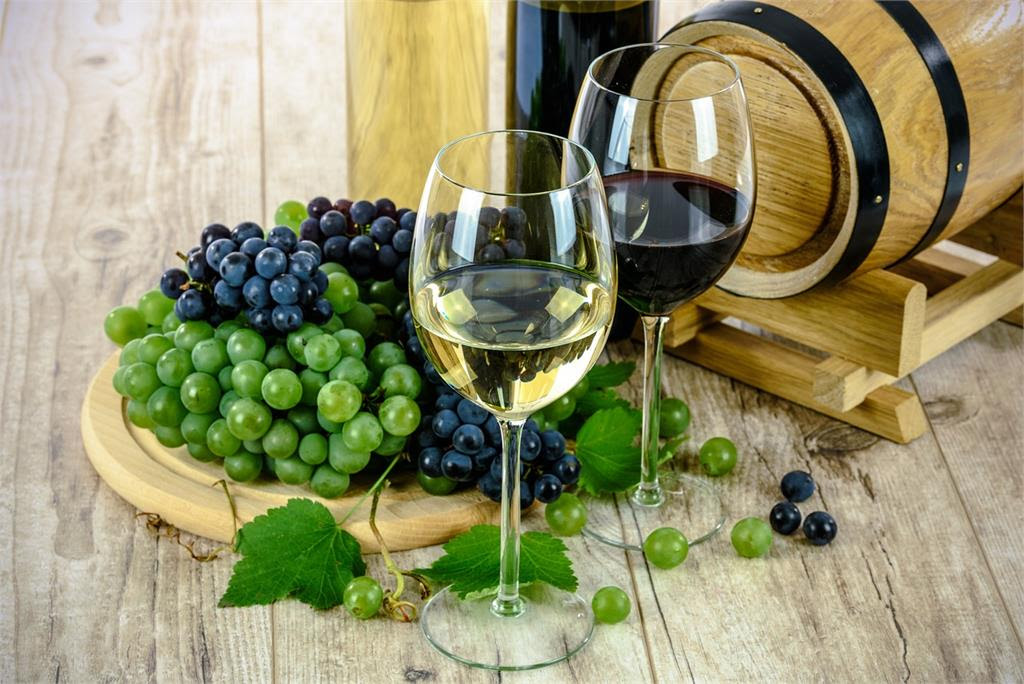 wines-1761613_1280-pixabay.jpg