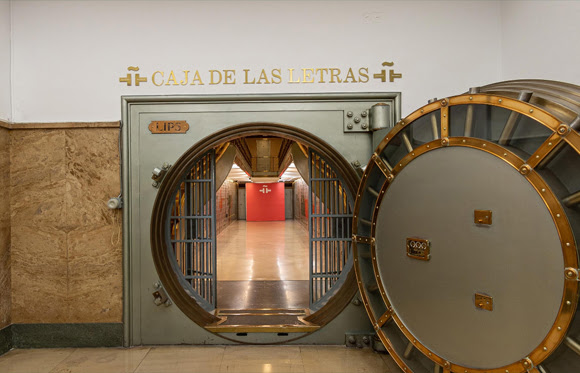 Caja de las Letras del Instituto Cervantes.