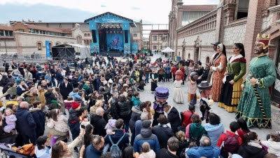 El desfile de carnaval en Matadero arranca este sábado desde el Puente de Toledo tras el pregón del chef Alberto Chicote