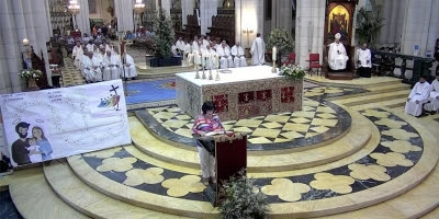 La catedral de la Almudena celebra el Jubileo de Niños, Familias y Mayores en Madrid