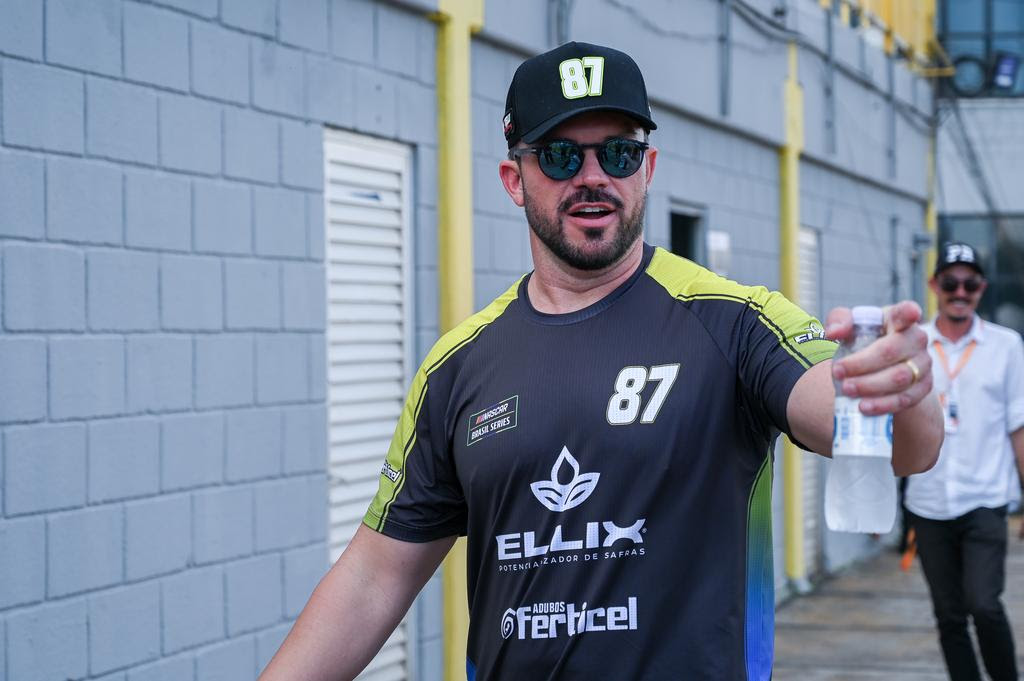Piloto Jorge Martelli é  campeão da NASCAR Brasil 2024 (Clayton Medeiros / SiGCom)