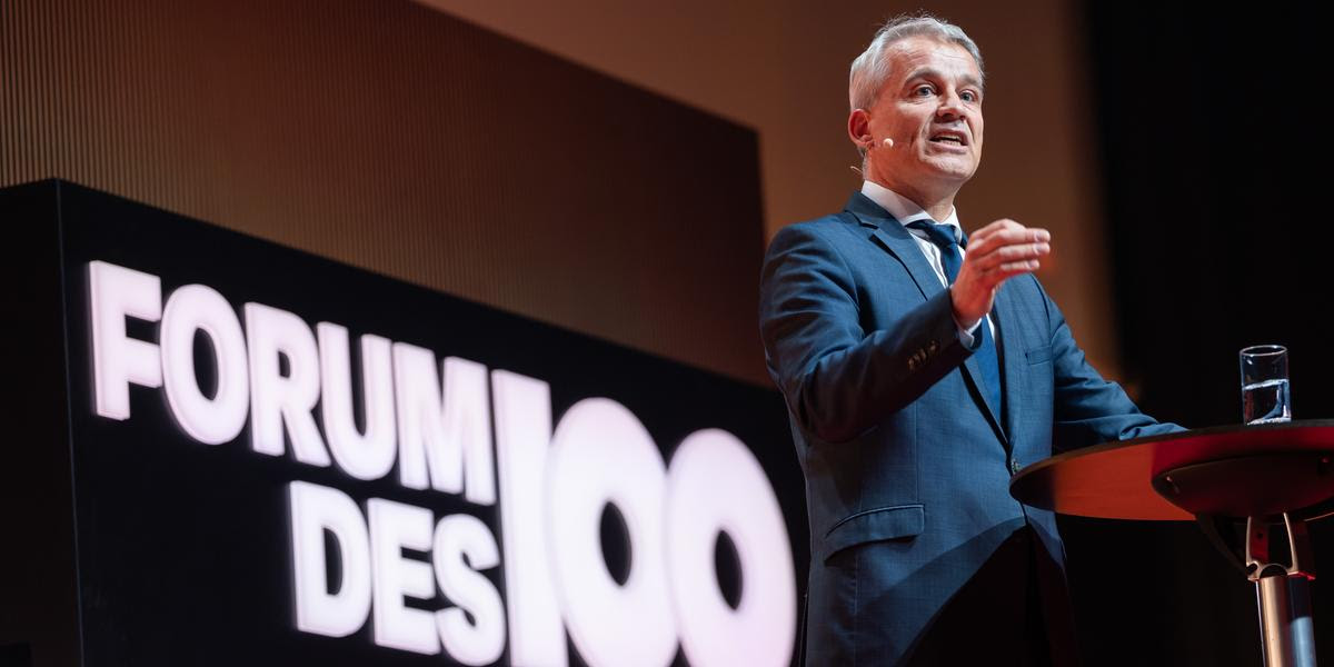 Forum des 100, 2024, 20e édition, EPFL, Lausanne, le 31 octobre 2024. Plénière. Beat Jans, conseiller fédéral, Valère Gogniat (Le Temps).