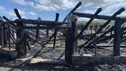 Crise en Nouvelle-Calédonie : la case de Deva, à Bourail, a brulé et de nombreuses interventions des forces de l'ordre dans le Grand Nouméa