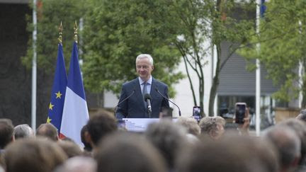 Nouveau gouvernement : 'Je vous quitte avec un serrement au cœur', déclare Bruno Le Maire à l'occasion de son discours de départ de Bercy