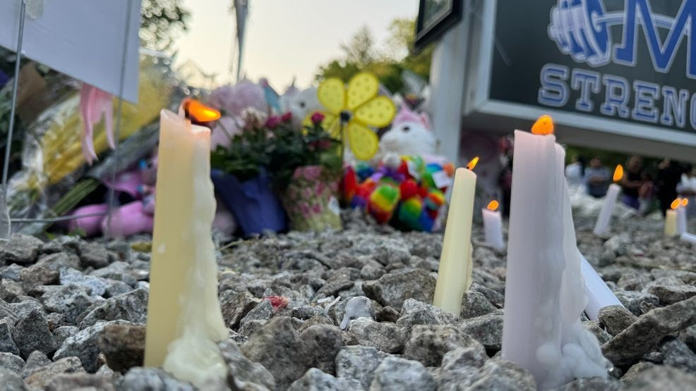 Gallery: Franklin remembers mother, daughter killed in car crash