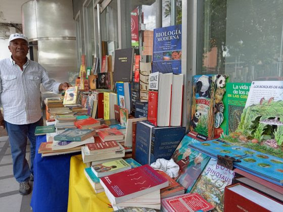 Libreros en Monagas luchan para que el olor de las letras prevalezca sobre la tecnología