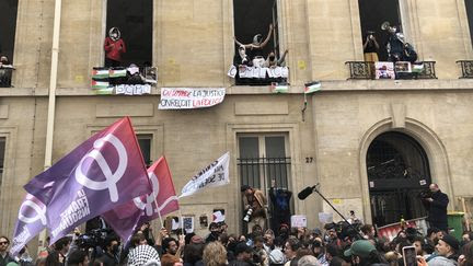 'On demande la justice pour la Palestine et on nous envoie la police' : une journée de tensions sur le blocage de Sciences Po Paris