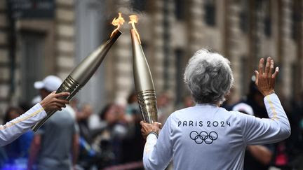 Paris 2024 : où voir la flamme olympique dans les rues de Paris, dimanche 14 et lundi 15 juillet ?