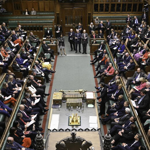 epa11280765 A handout photograph released by the UK Parliament shows British Prime Minister Rishi Sunak (C-R, standing) during a ministerial statement on Iran's attack against Israel, in the House of Commons in London, Britain, 15 April 2024. Speaking in the House of Commons, the British Prime Minister urged all sides to show restraint after Iran's attack on Israel over the weekend, as the international community seeks to prevent a broader regional conflict. EPA/UK PARLIAMENT/JESSICA TAYLOR HANDOUT -- MANDATORY CREDIT: UK PARLIAMENT/JESSICA TAYLOR -- HANDOUT EDITORIAL USE ONLY/NO SALES HANDOUT EDITORIAL USE ONLY/NO SALES