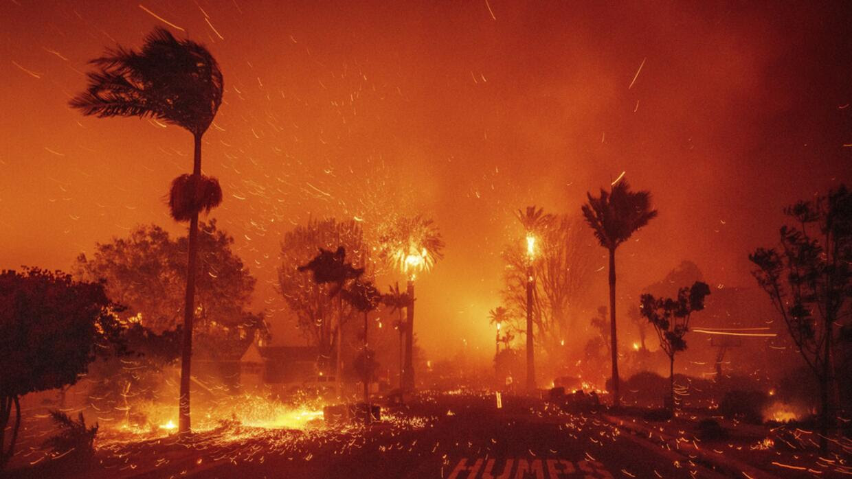 El incendio de Pacific Palisades es ya el más destructivo en la historia de Los Ángeles