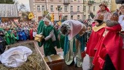 Un momento del Corteo dei Tre Re Magi 2025 a Siedlce, in Polonia (foto Janusz Mazurek)