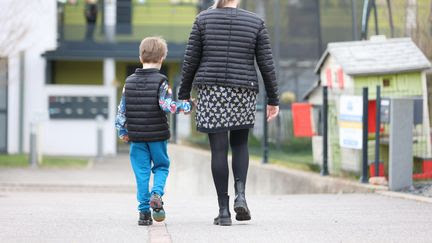 Garde alternée, carte monofamille, pensions alimentaires... Ce qu'il faut retenir du rapport parlementaire sur les familles monoparentales