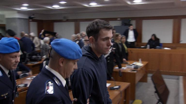 La sentenza del processo di Filippo Turetta per l’omicidio di Giulia Cecchettin nell’aula del tribunale di Venezia, Italia - 3 Dicembre 2024 - Cronaca (foto da frame video Pool Rai/LaPresse) The sentencing in the trial of Filippo Turetta for the murder of Giulia Cecchettin in the courtroom in Venice, Italy - Dec. 3, 2024 - News (photo from video frame Pool Rai/LaPresse)