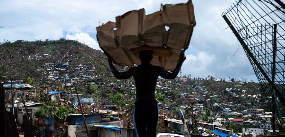 A Mayotte, les bidonvilles réapparaissent malgré la promesse de Bayrou « d’empêcher » leur reconstruction